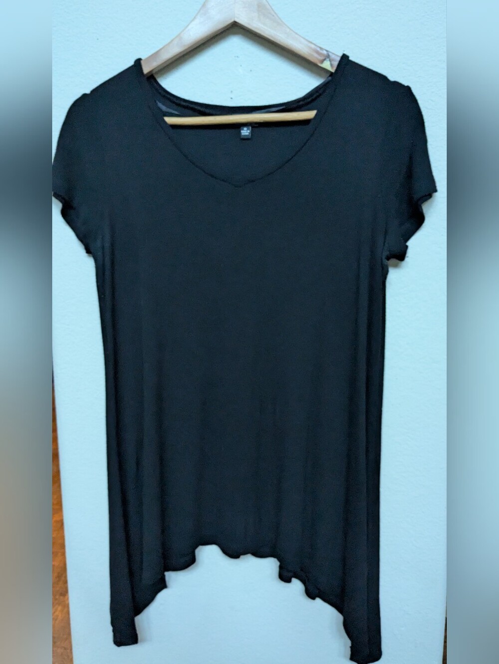 Cable & Gauge Black V-Neck Short Sleeve Tunic